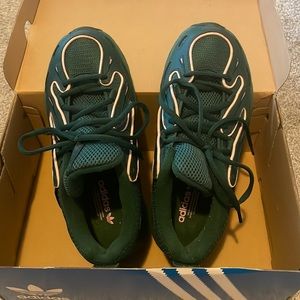 Adidas/ size 6/ green